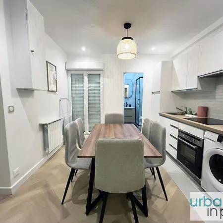 Urban Flat 178 - Cosy 2 Bedroom In Center Of Apartment