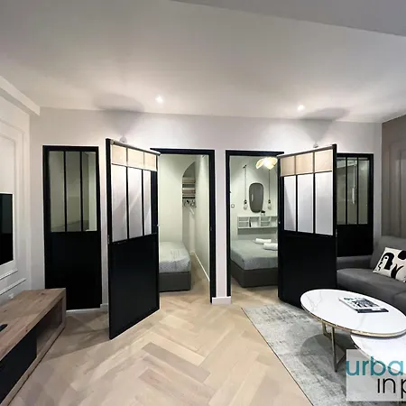 Urban Flat 178 - Cosy 2 Bedroom In Center Of Apartment *